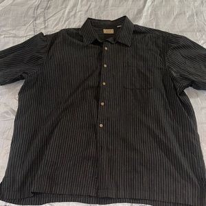 Men’s short sleeve button down shirt
